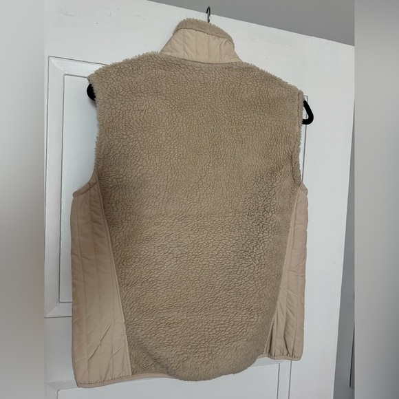 Patagonia Women's Beige Sherpa Vest - Picture 2 of 3